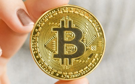Bitcoin rises to $28,000 after falling